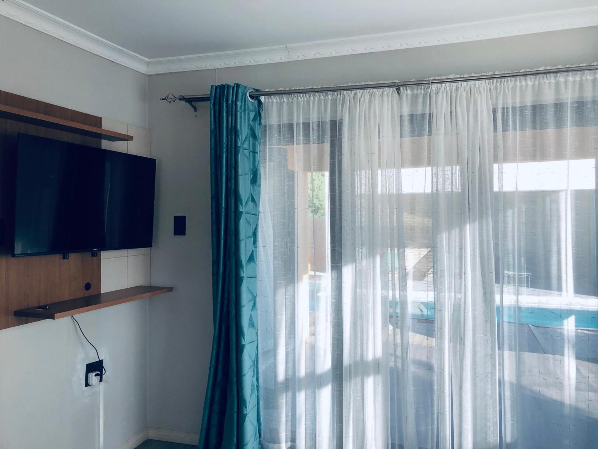 Gabz Airport Inn Габороне Экстерьер фото